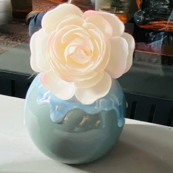 Beautiful 3 Piece Glazed Pottery Set-Moss Green Veses w/Creamy Tops & Blue Drips - Picture 13 of 15